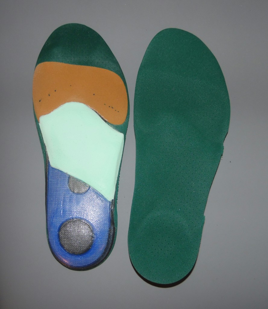 Semelles orthopédiques , inégalité de longueur, pieds creux, pieds plats, tendinites, épines